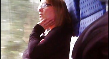 పోర్న్ మ్యాగజైన్ చూస్తూ తెలుగు సెక్స్ వీడియోస్ కమింగ్ పట్టుబడ్డ మహిళ