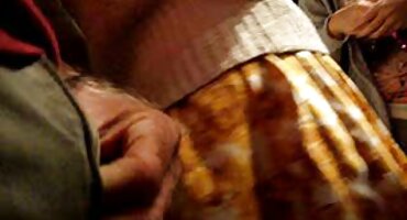 మంచం మీద దుస్తులు ధరించిన అద్దాలు వధువు తో సుఖంగా తెలుగు వీడియోస్ సెక్స్ అమ్మాయి