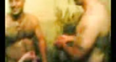 బ్లాండ్ మరియు నల్లటి జుట్టు తెలుగు సెక్స్ వీడియోస్ ఫ్రీ గల స్త్రీని ప్రతి ఇతర ఒక పంప్ అప్ బాక్సర్ ఇచ్చింది