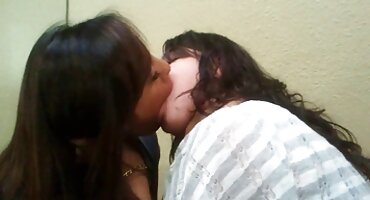 భావోద్వేగ పురుషులు మలుపులు లో సెక్స్ వీడియోస్ సెక్స్ వీడియోస్ పాత వేశ్య ఫక్