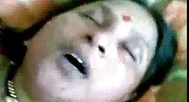 యువ సెక్స్ వీడియోస్ సెక్స్ వీడియోస్ మరియు స్పోర్టి లవ్లేస్ ఫక్స్ నైస్ గాడిద