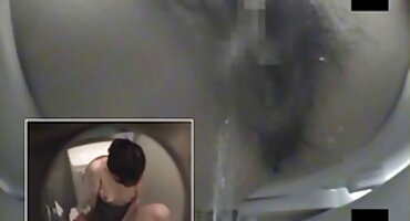 ఇద్దరు అమ్మాయిలు మరియు ఒక ట్రఫుల్ పల్లెటూరి సెక్స్ వీడియోస్ వారి ఖాళీ సమయాన్ని గడుపుతారు