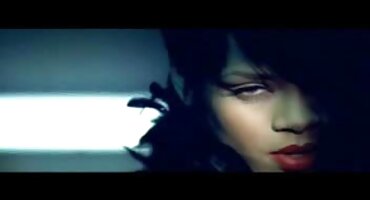 యువ అమ్మాయి జాగరూకతతో తెలుగు సెక్స్ తెలుగు వీడియోస్ ప్రియుడు యొక్క పురుషాంగము వంటి పరికరము