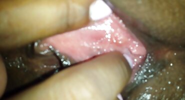 ఆమె కాళ్ళు విస్తరించింది మరియు హస్త ప్రయోగం తెలుగు సెక్స్ వీడియోస్ హెచ్ డి ఆమె ఆకలితో యోని