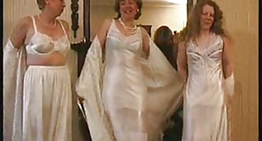 హాట్ సెక్స్ వీడియోస్ సెక్స్ గిగోలో బెడ్ లేడీ సంతృప్తి