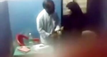 బ్లాక్ డాక్టర్ తెలుగు సెక్స్ వీడియోస్ సుమారు అన్ని రంధ్రాలు లో రోగి ఇబ్బంది పెట్టాడు