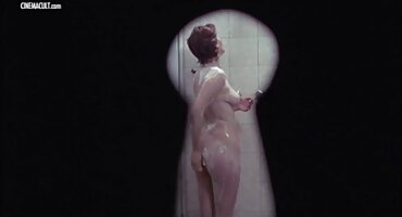 లిబిడినస్ మనిషి పింక్ ఛాతీ లో తెలుగు సిక్స్ వీడియో నల్లటి జుట్టు గల స్త్రీని ఫక్