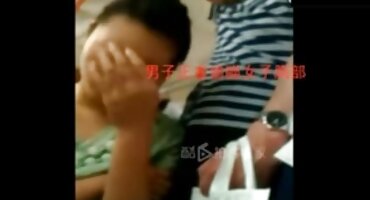 మసాజ్ ఒక క్లయింట్ కైవసం చేసుకుంది మరియు కుడి పుస్సీ లో ఇబ్బంది పెట్టాడు సెక్స్ వీడియోస్ తెలుగు లో