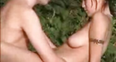 కుక్కపిల్ల తన సెక్స్ వీడియోస్ తెలుగు చేతులను తాకడానికి అనుమతిస్తుంది