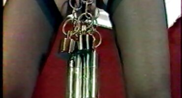 మిస్టీరియస్ అమ్మాయి డార్క్ అద్దాలు తో తెలుగు సెక్స్ వీడియోస్ కమింగ్ కుడుచు ప్రేమించే