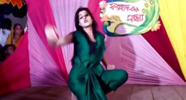 ఆకర్షణీయమైన అమ్మాయి పోరాటం పుస్సీ ఇబ్బంది పెట్టాడు ఆరుబయట లో సెక్సీ వీడియోస్ తెలుగు డిపో